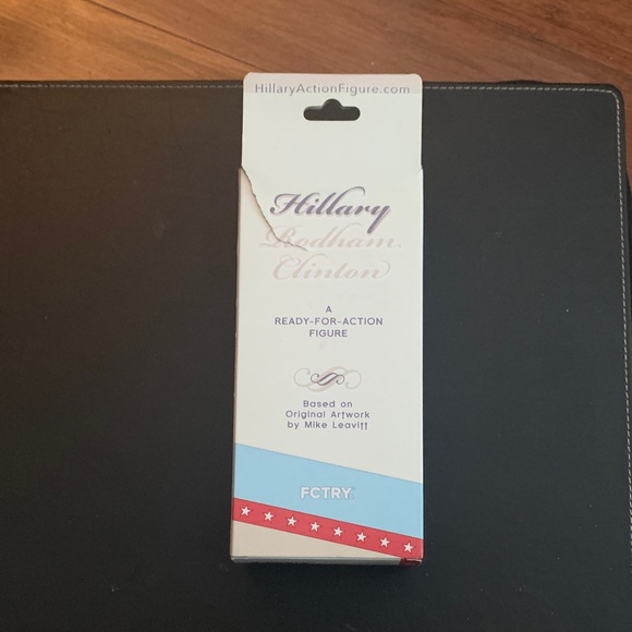 Hillary Clinton Action Figure - Picture 3 of 4